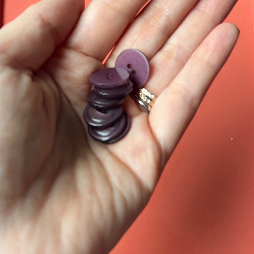 Vintage Buttons - Picture 6 of 6